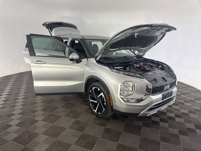 Used 2023 Mitsubishi Outlander SE AWD/4WD image 12