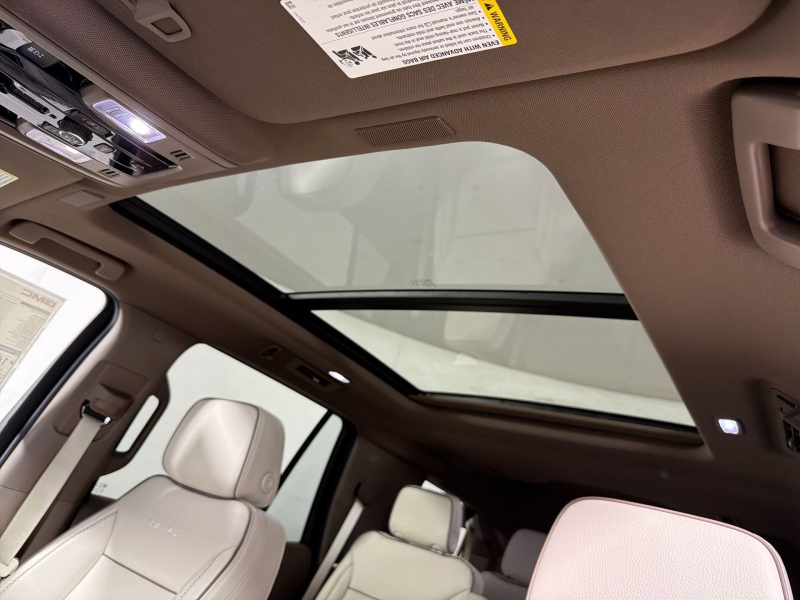 New 2026 GMC Yukon Denali w/ Sun & Power Step Package AWD/4WD image 24