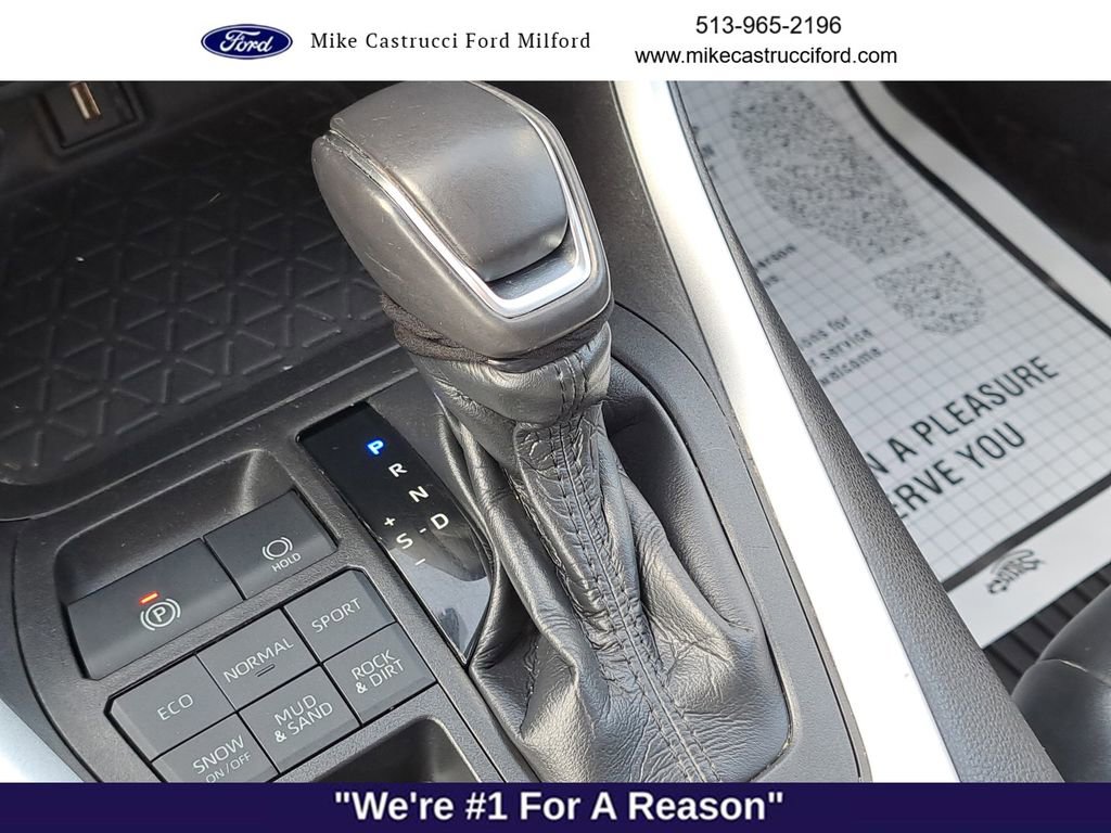 Used 2021 Toyota RAV4 XLE Premium image 17