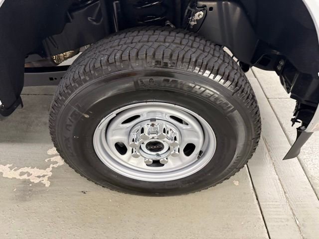 New 2026 Ford F250 XL w/ XL Chrome Package image 5