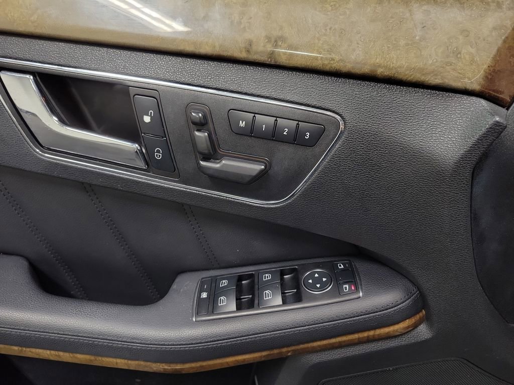 Used 2011 Mercedes-Benz E 350 4MATIC Sedan image 20