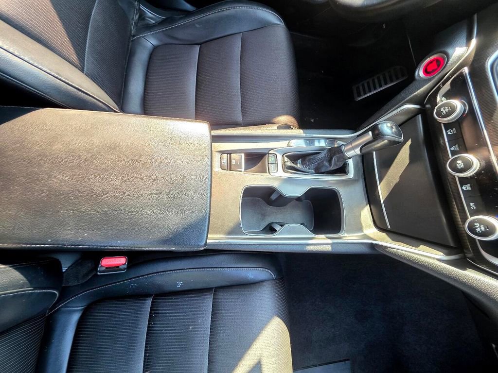 Used 2018 Honda Accord Sport image 45