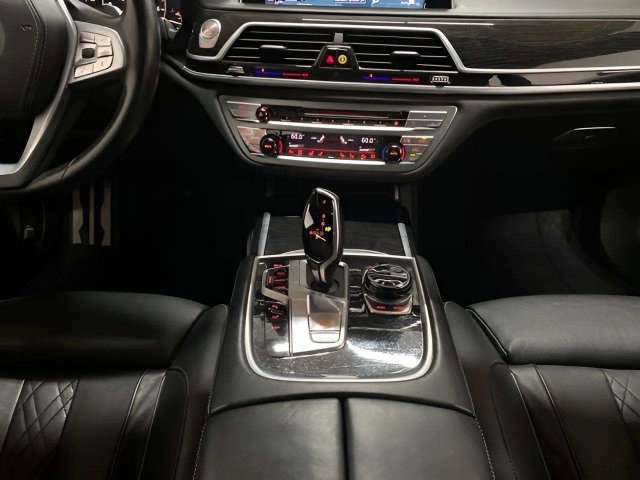 Used 2017 BMW 740i RWD image 16