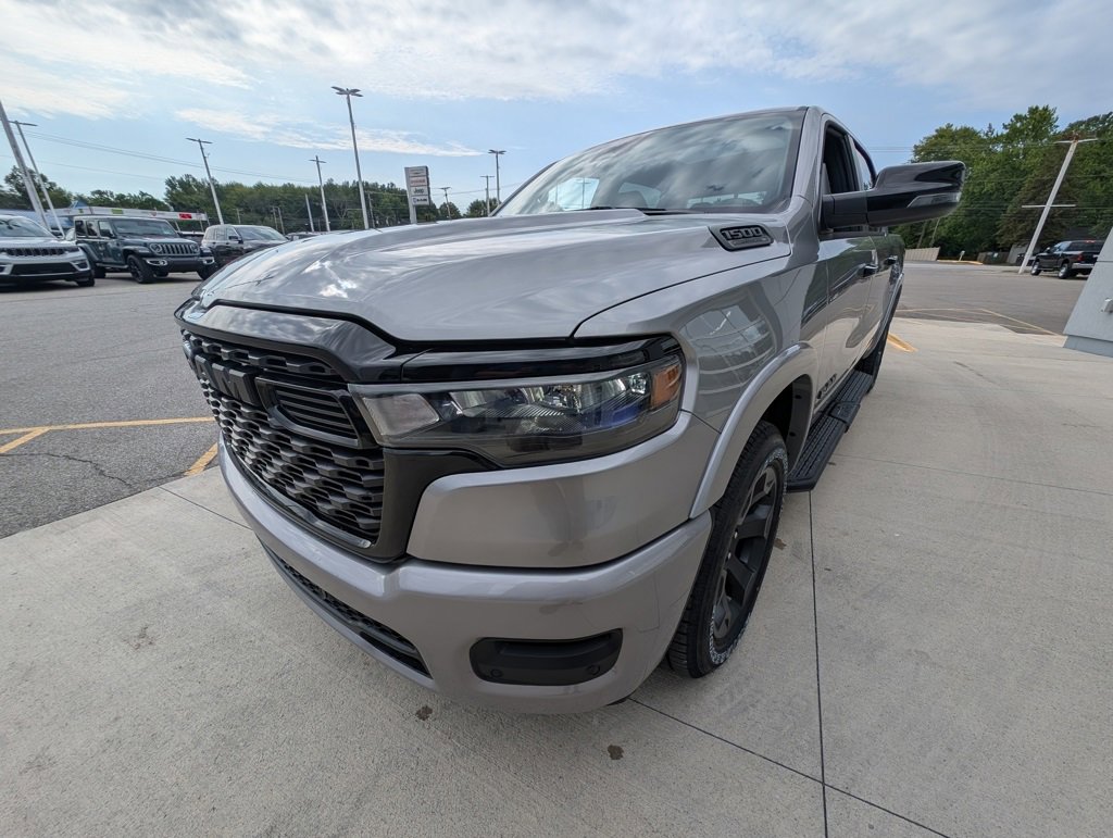New 2026 RAM 1500 4x4 Crew Cab image 8