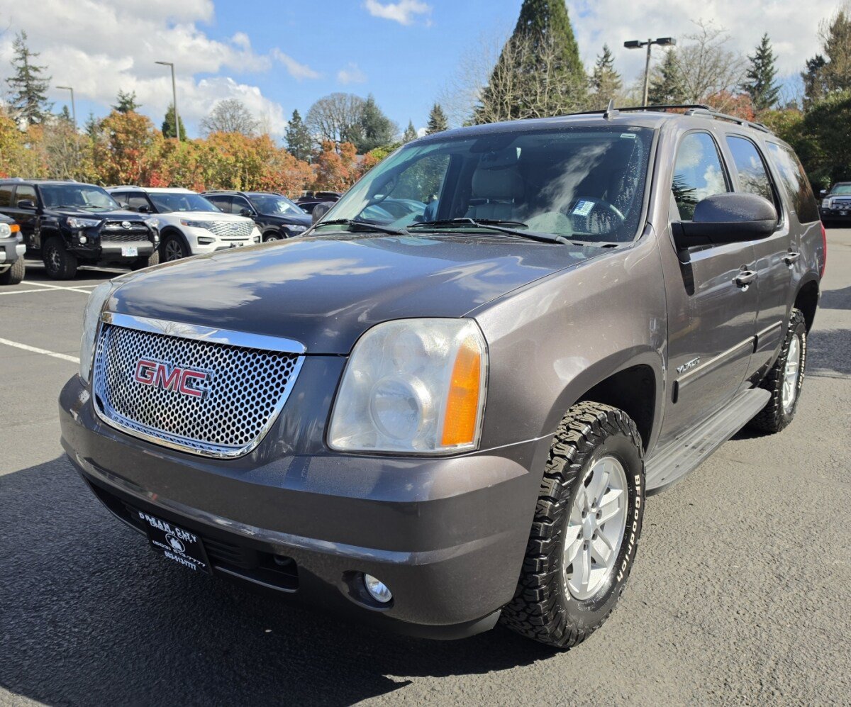 Used 2010 GMC Yukon SLT w/ SLT-2 Equipment Package AWD/4WD image 5