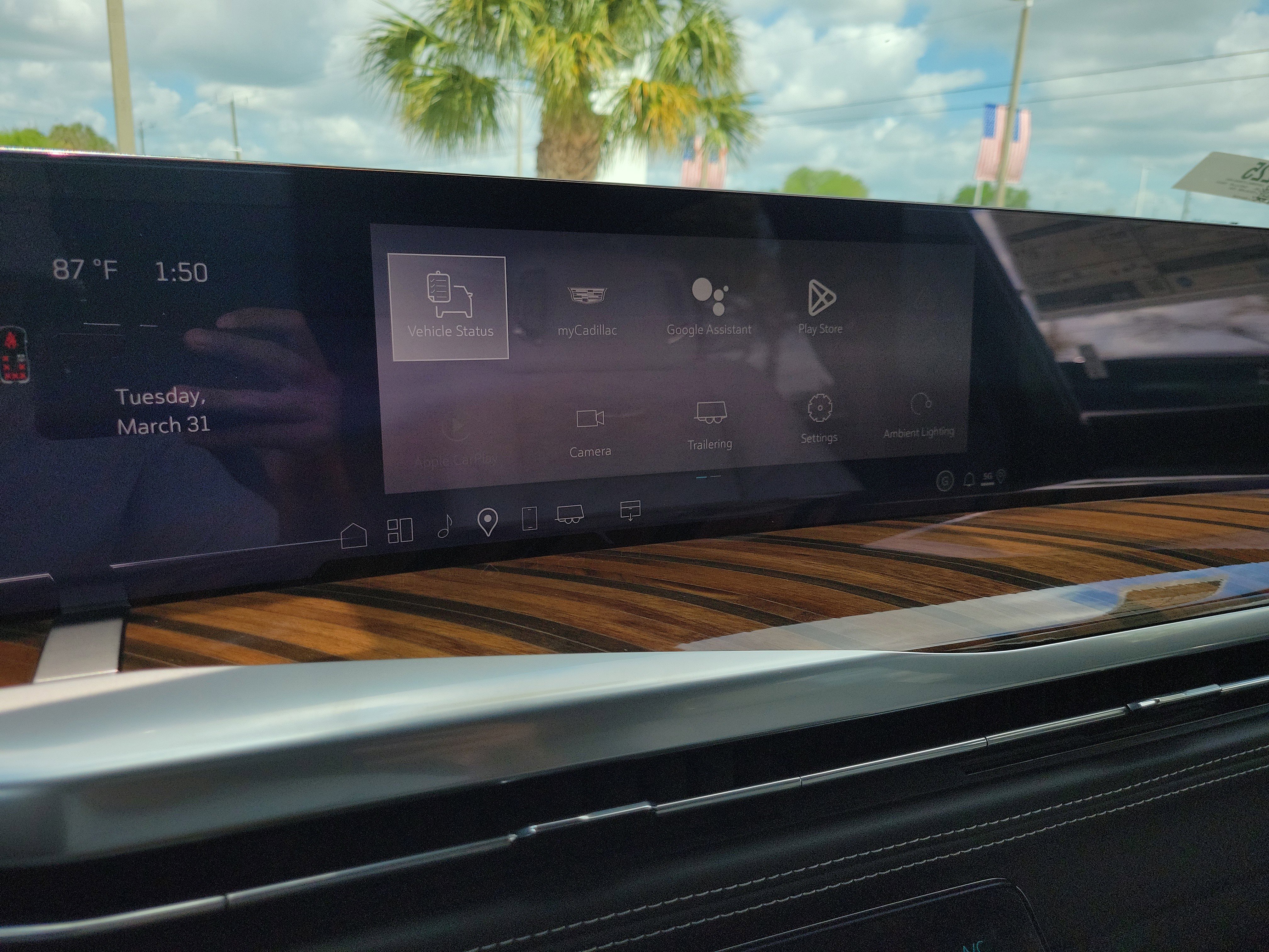 New 2026 Cadillac Escalade ESV Platinum Sport w/ LPO, ONYX Package image 21