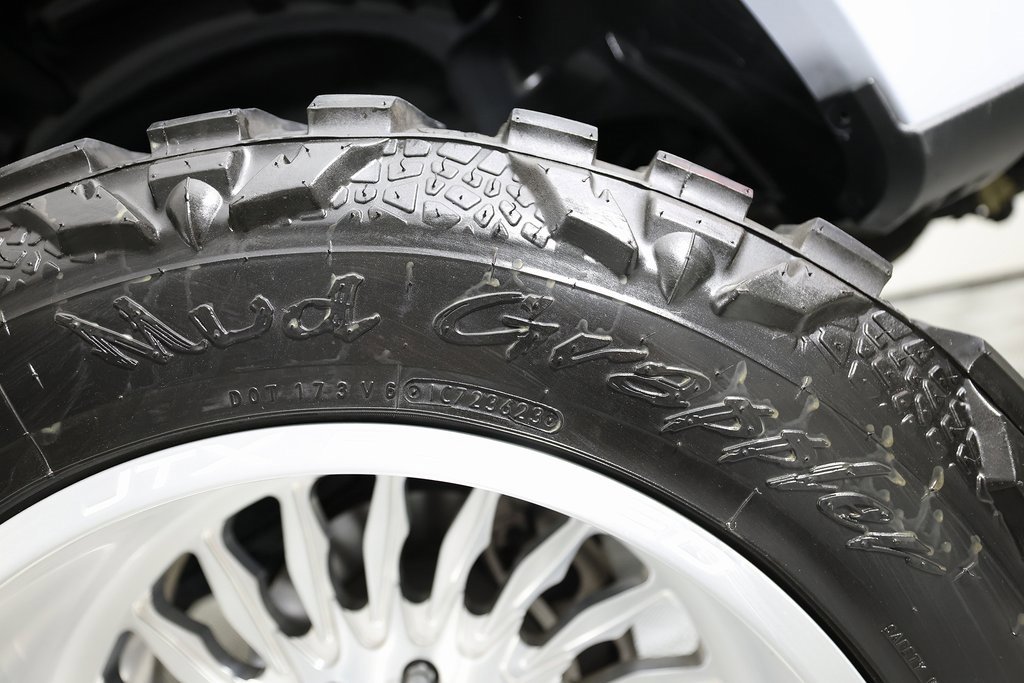 Used 2024 Ford F250 Limited w/ FX4 Off-Road Package image 53