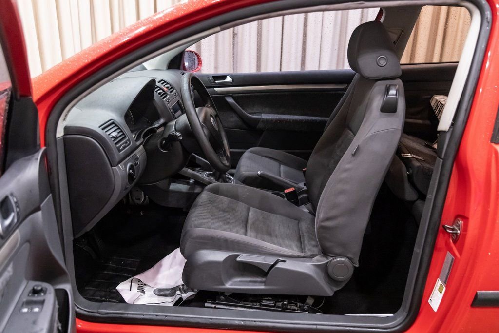 Used 2008 Volkswagen Rabbit S image 9