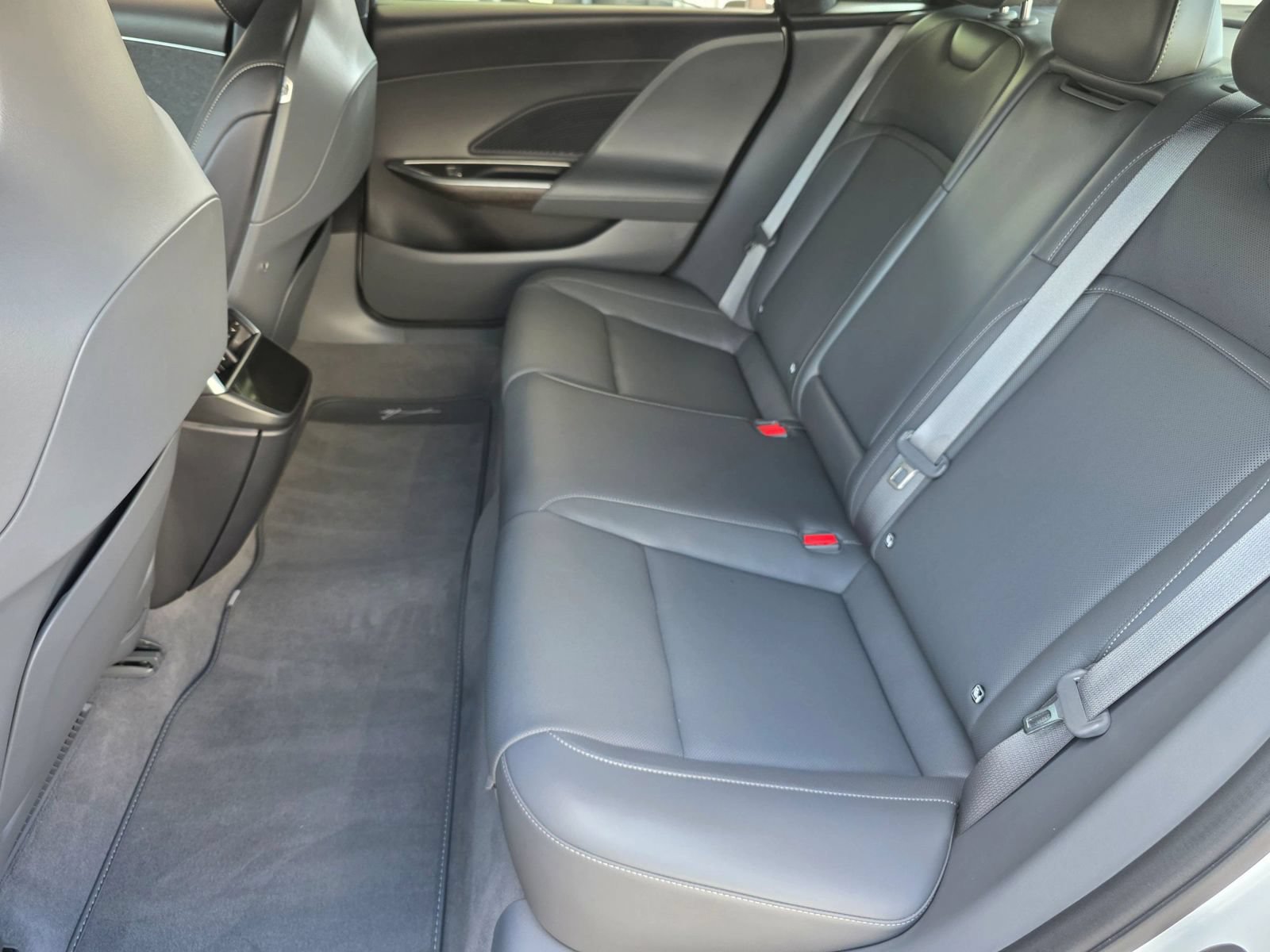 Used 2024 Lucid Air Touring AWD/4WD image 37