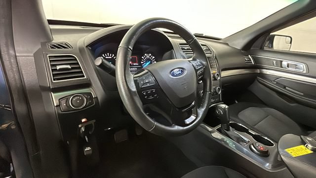 Used 2018 Ford Explorer XLT AWD/4WD image 13