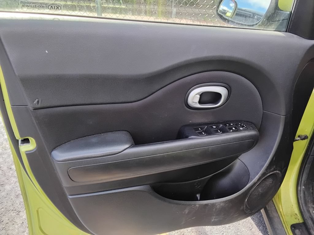 Used 2015 Kia Soul FWD image 9