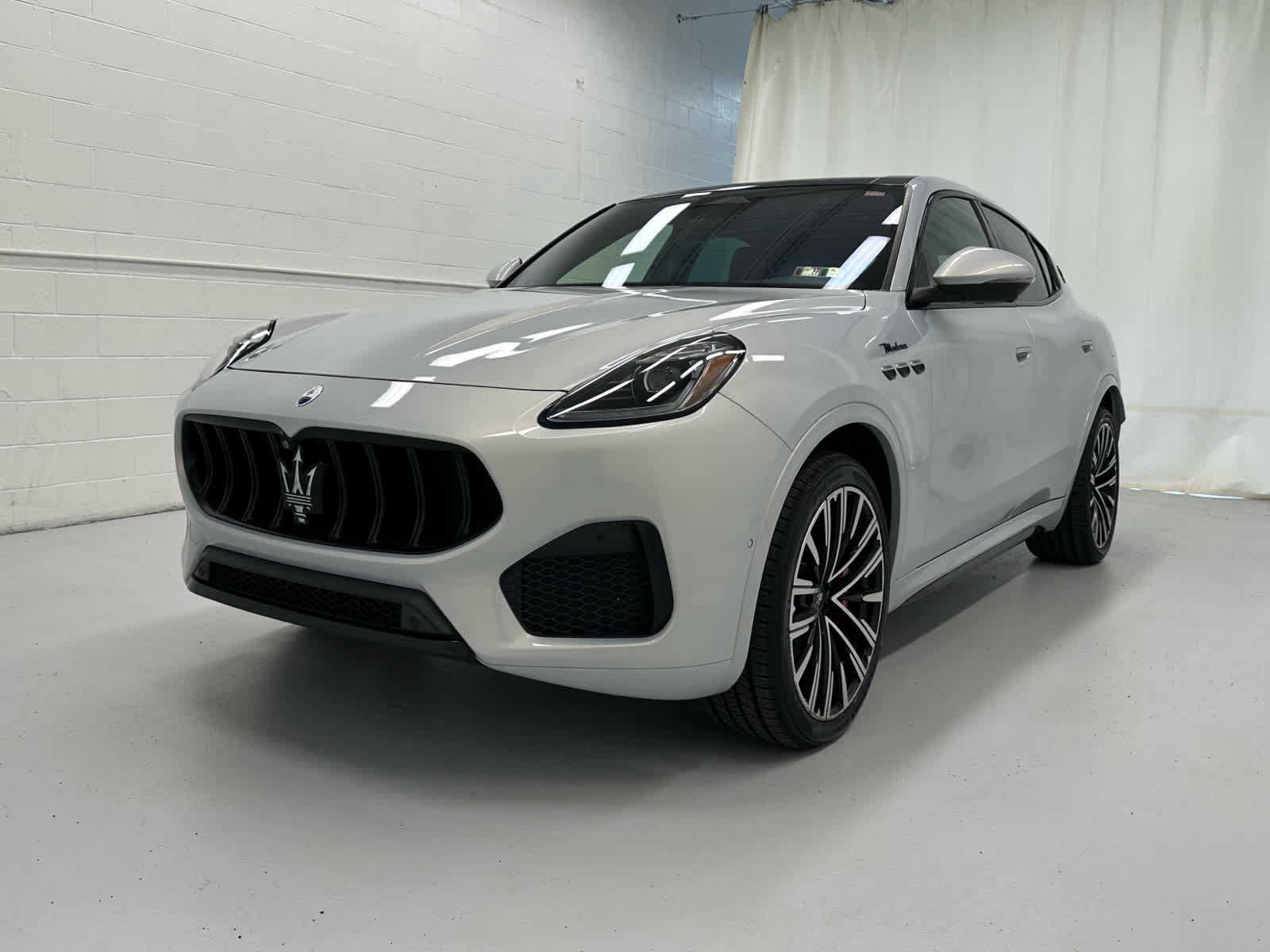 Used 2023 Maserati Grecale Modena AWD/4WD image 4