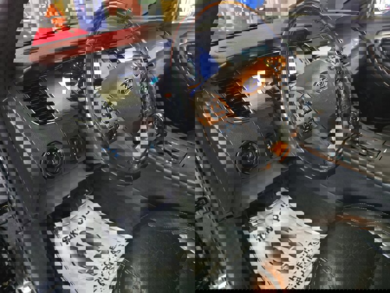 Used 2013 Ford Taurus SEL image 8