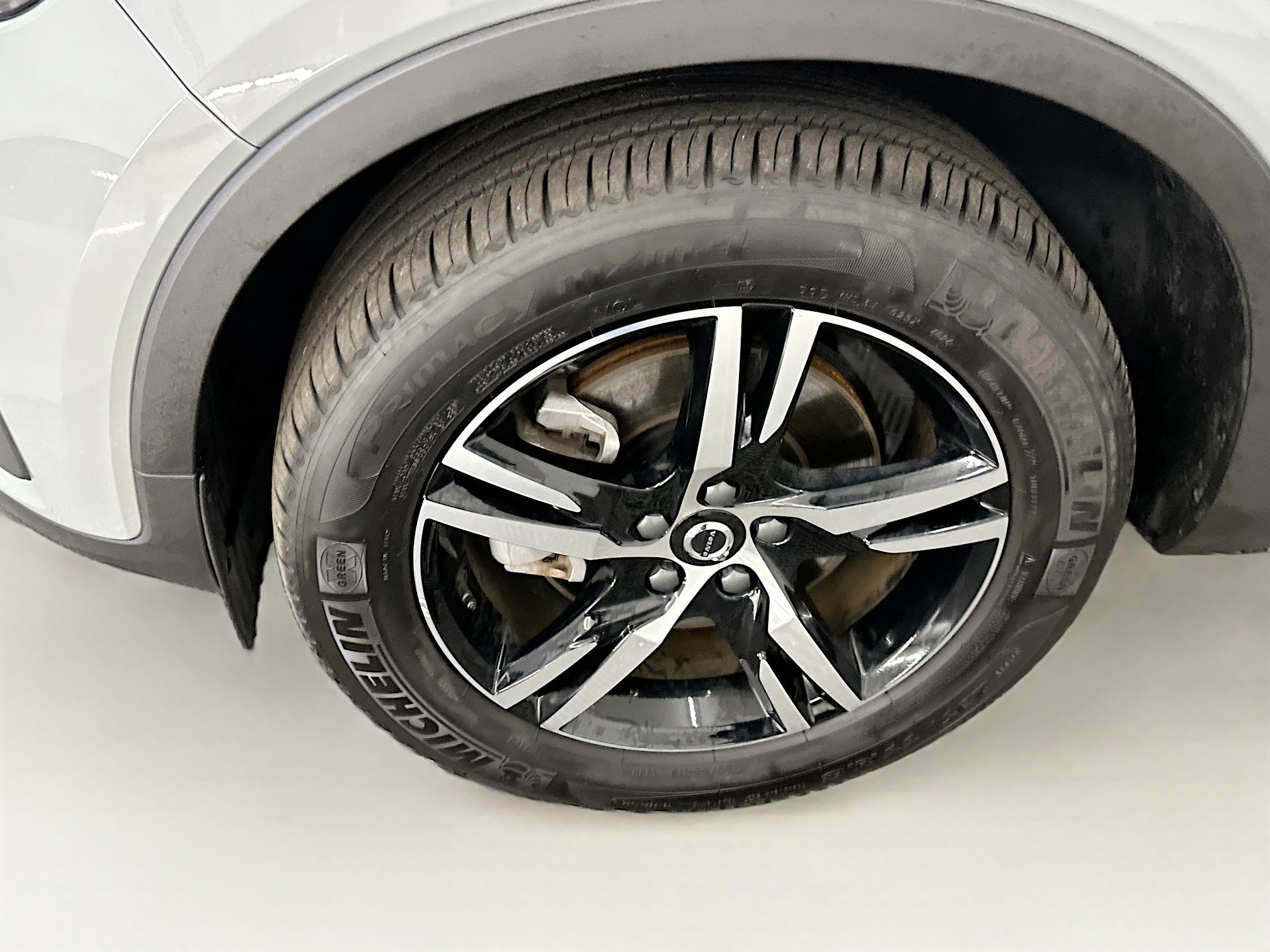 Used 2025 Volvo XC40 B5 Core image 11