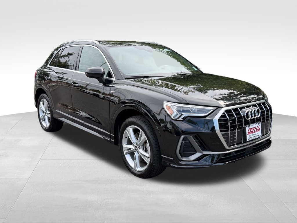 Used 2024 Audi Q3 2.0T Premium w/ Convenience Package AWD/4WD image 4