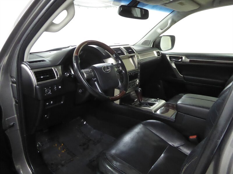 Used 2014 Lexus GX 460 image 19