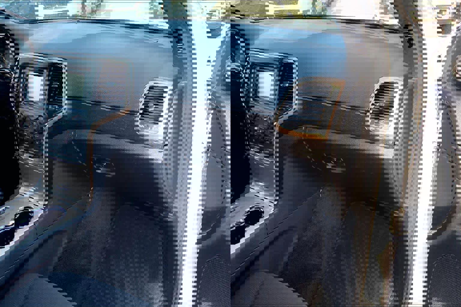 Used 2015 Jeep Grand Cherokee Laredo w/ Quick Order Package 23E image 18