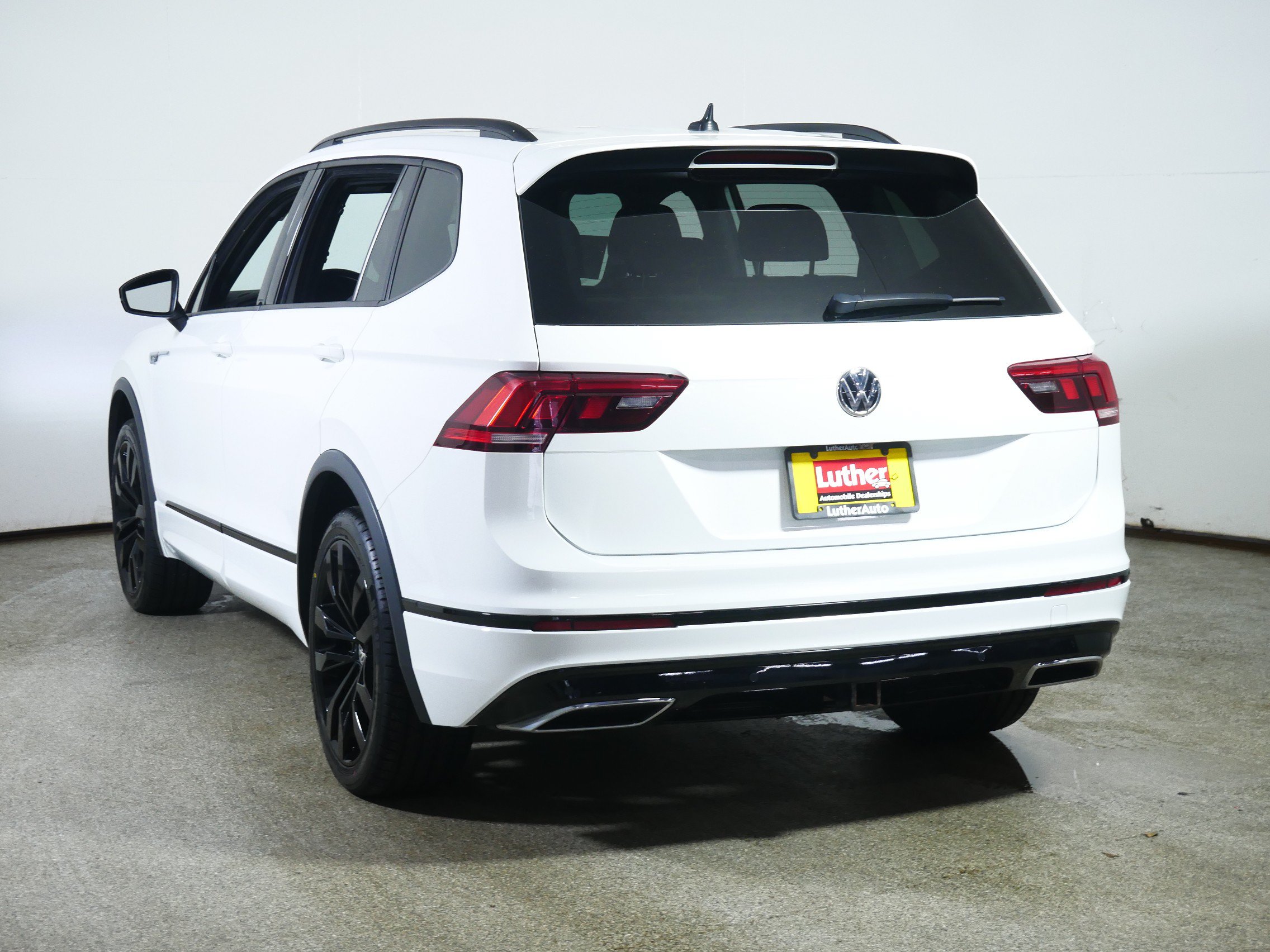 Used 2021 Volkswagen Tiguan SE R-Line AWD/4WD image 5