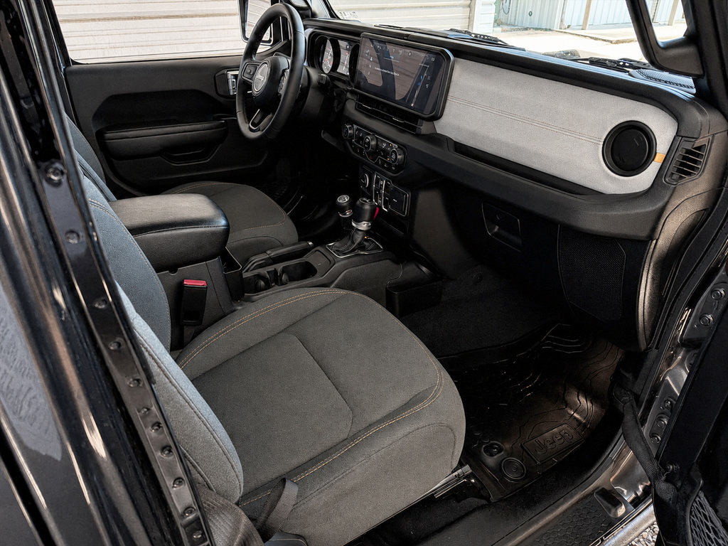 Used 2024 Jeep Wrangler Unlimited Sport AWD/4WD image 27