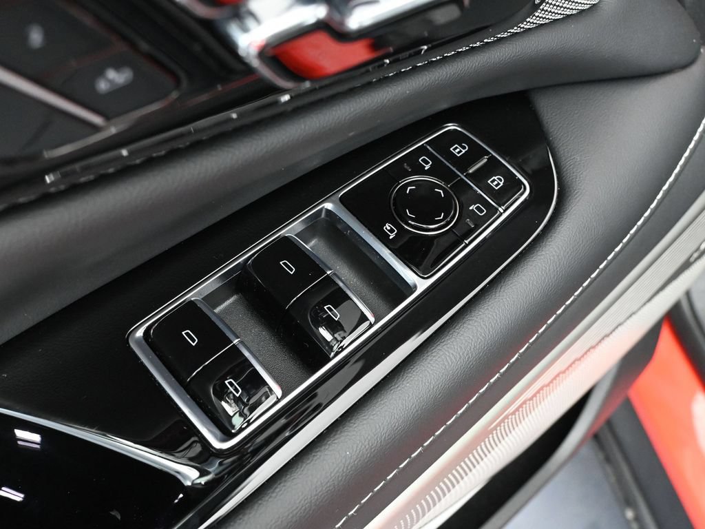 Used 2026 Cadillac Optiq Sport 1 w/ LPO, Floor Liner Package AWD/4WD image 20