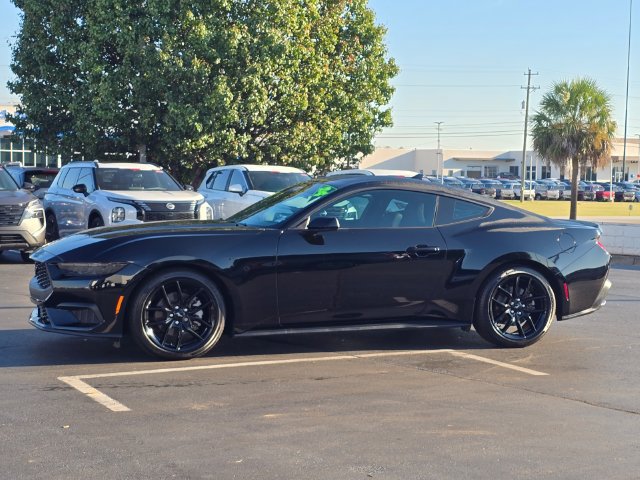 Used 2024 Ford Mustang Coupe RWD image 6