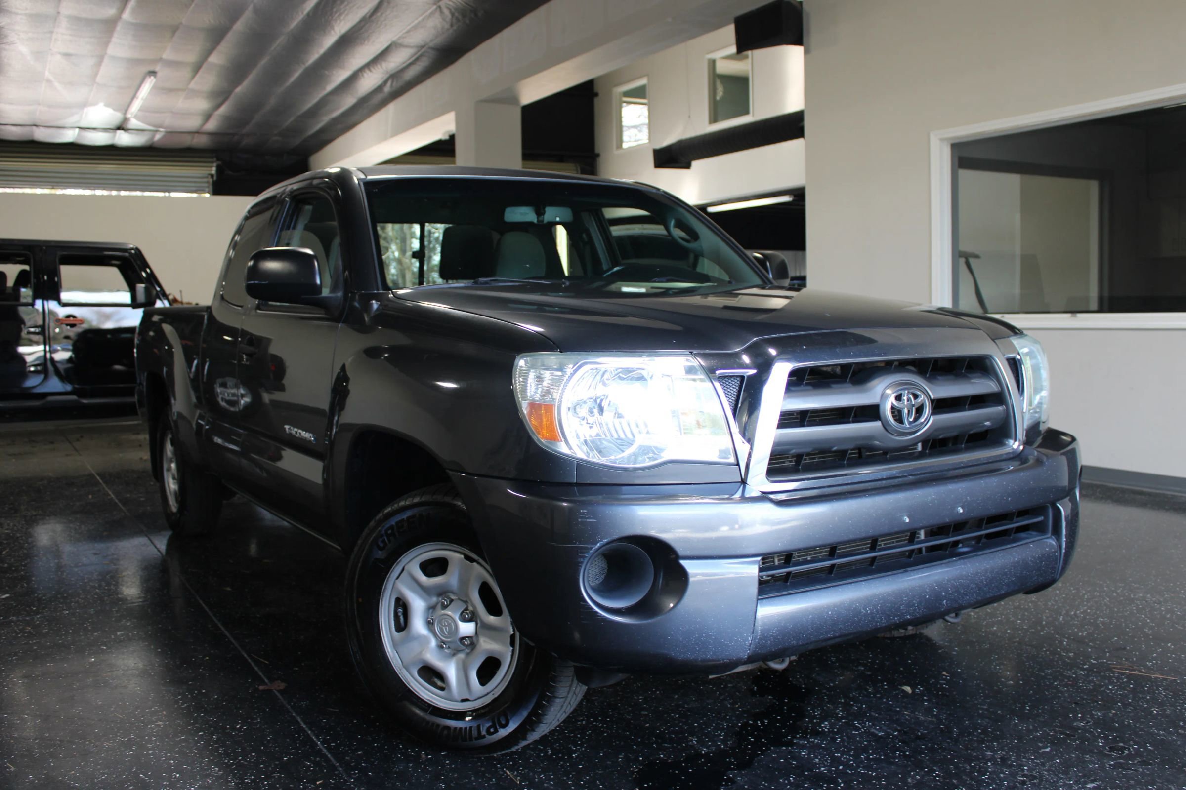 Used 2010 Toyota Tacoma 2WD Access Cab image 1