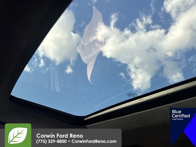 Used 2018 Ford Explorer XLT w/ Equipment Group 202A AWD/4WD image 18