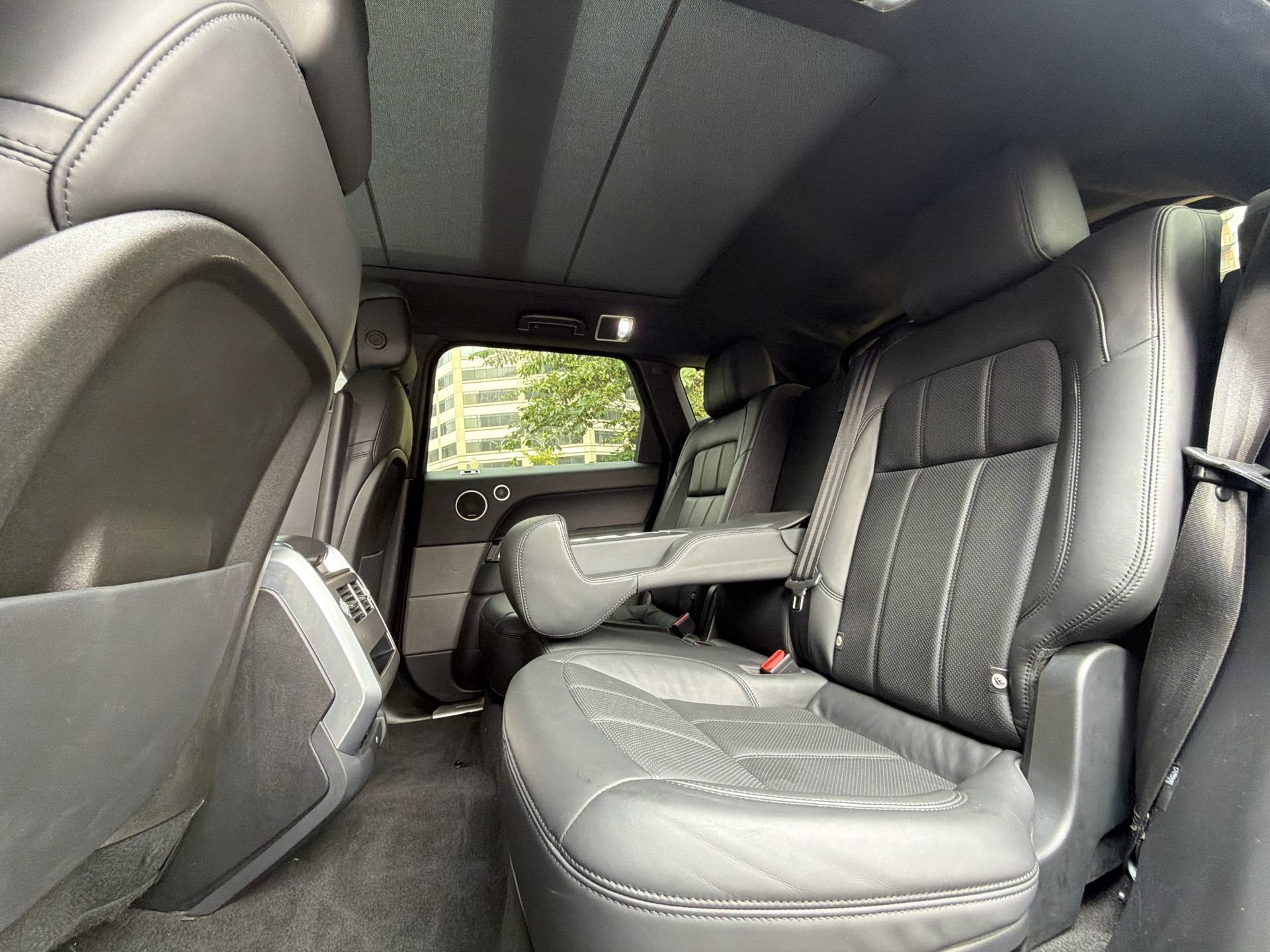 Used 2019 Land Rover Range Rover Sport HSE AWD/4WD image 27