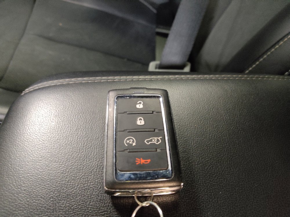 Used 2023 Jeep Grand Cherokee L Laredo image 32