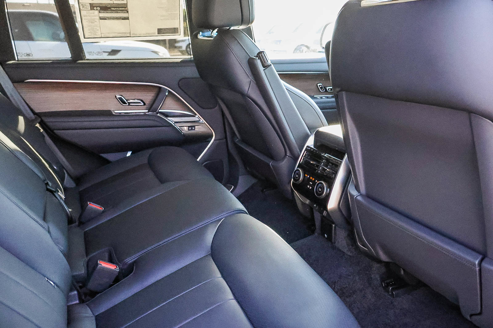 New 2026 Land Rover Range Rover SE AWD/4WD image 19