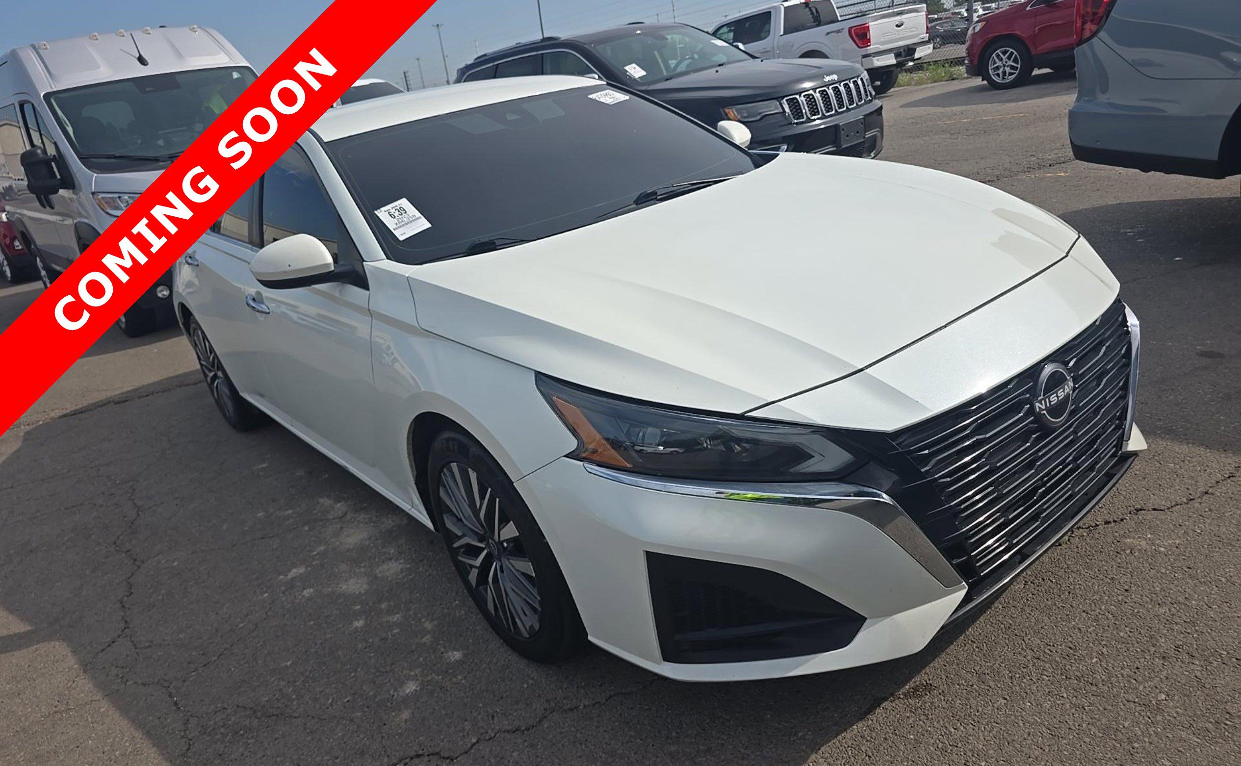 Used 2023 Nissan Altima 2.5 SV FWD image 3