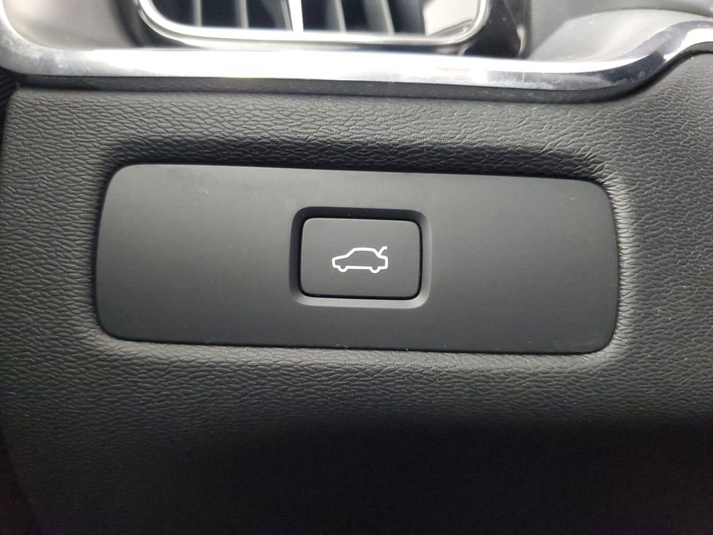 Used 2023 Volvo XC60 B5 Core w/ Climate Package image 37