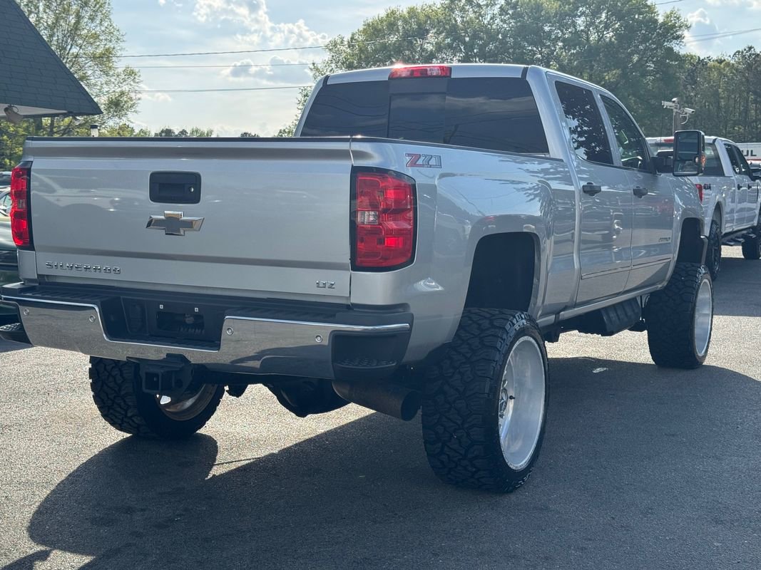 Used 2018 Chevrolet Silverado 2500 LTZ w/ Duramax Plus Package AWD/4WD image 4