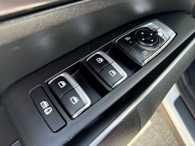 Used 2024 Kia Sorento S image 13