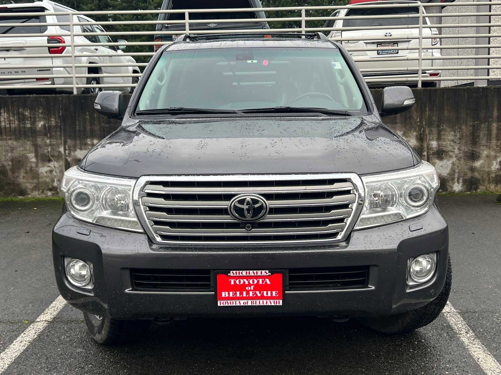Used 2015 Toyota Land Cruiser image 2