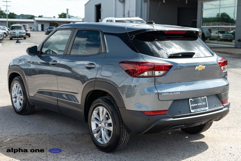 Used 2021 Chevrolet TrailBlazer LS FWD image 9