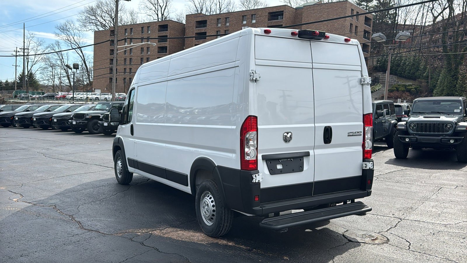 Used 2025 RAM ProMaster 2500 w/ Convenience Group image 9