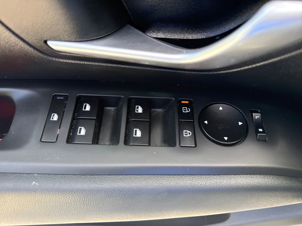 Used 2025 Hyundai Tucson SE image 15