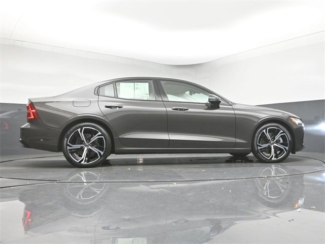 Used 2025 Volvo S60 B5 Plus w/ Protection Package Premier image 38