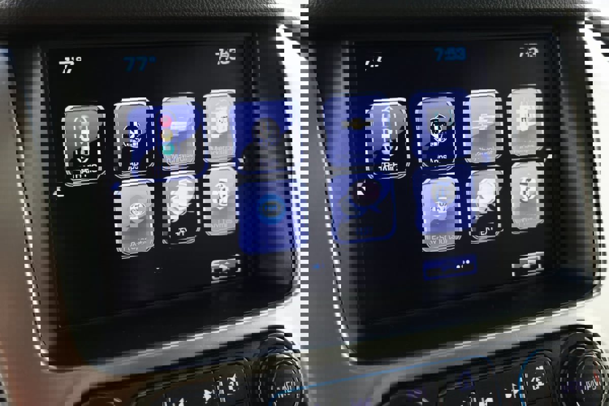 Used 2019 Chevrolet Suburban Premier image 59