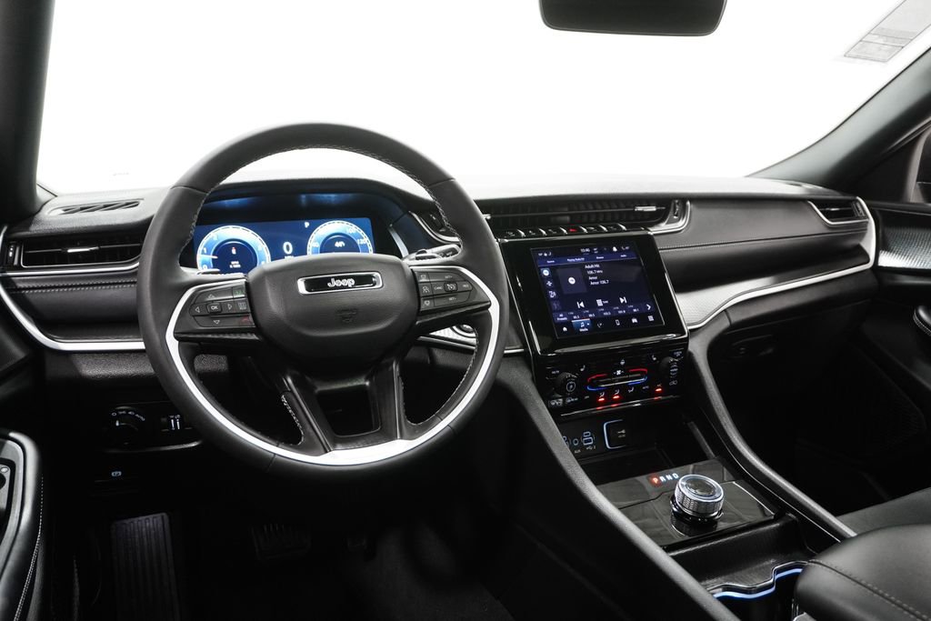 New 2025 Jeep Grand Cherokee L Laredo w/ Luxury Tech Group I image 16