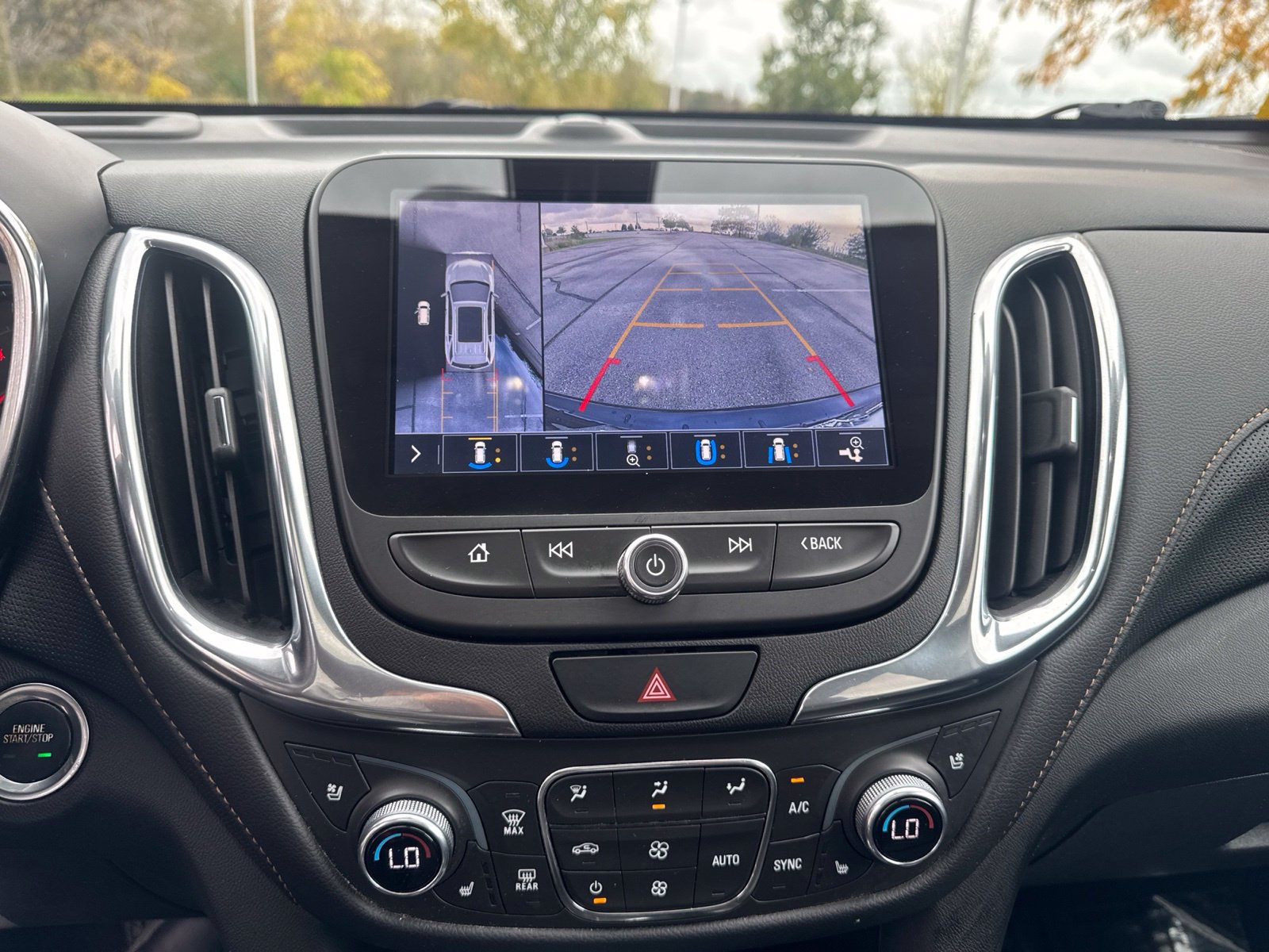 Used 2021 Chevrolet Equinox Premier AWD/4WD image 23