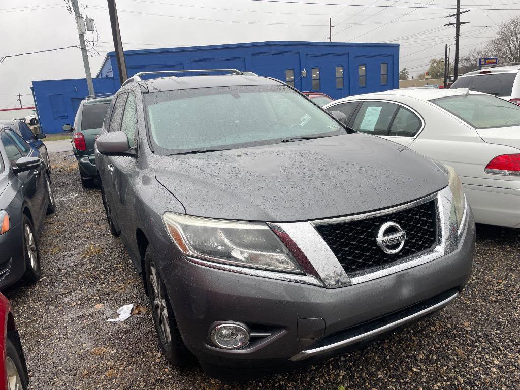 Used 2015 Nissan Pathfinder SV w/ Cargo Package image 3