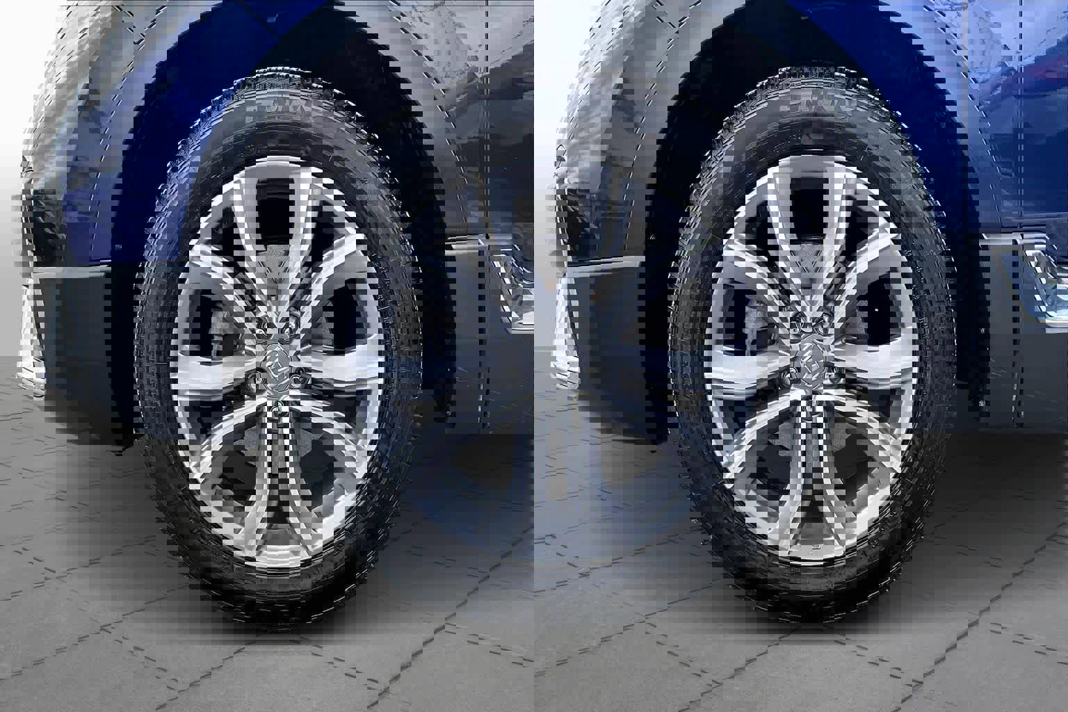 Used 2020 Honda CR-V Touring image 11