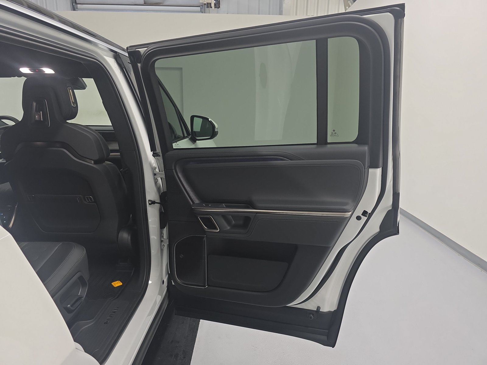 Used 2024 Rivian R1S Adventure Quad AWD/4WD image 19