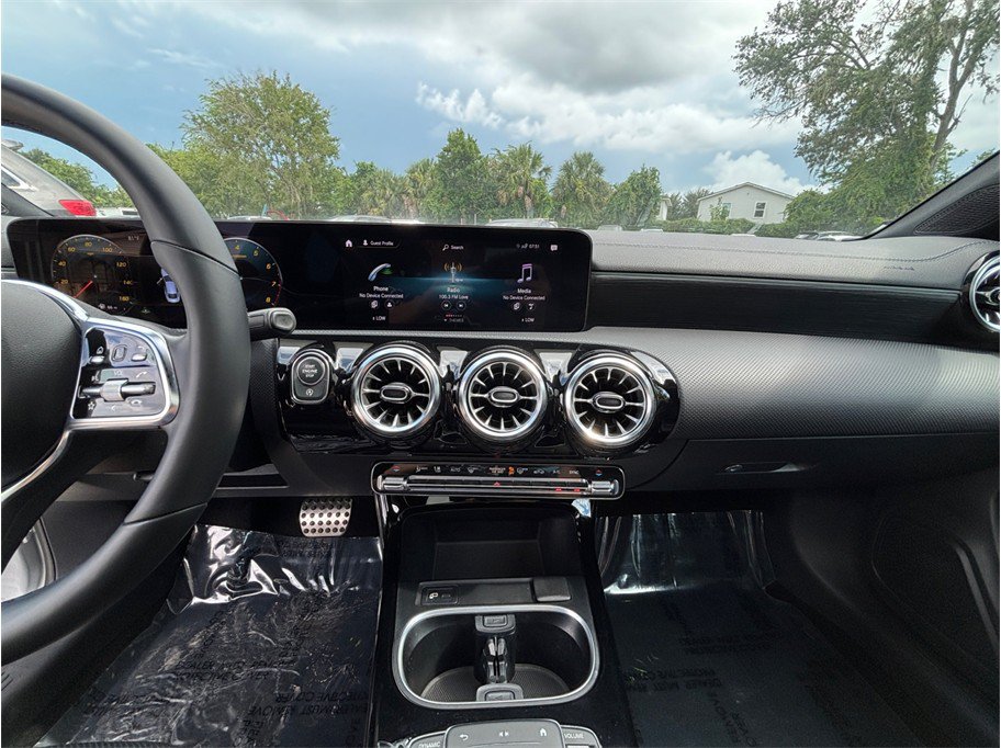 Used 2023 Mercedes-Benz CLA 250 4MATIC image 11