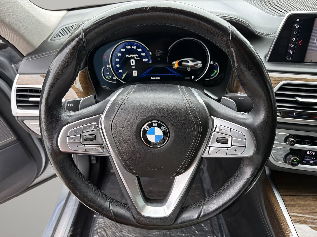 Used 2018 BMW 750i RWD image 30