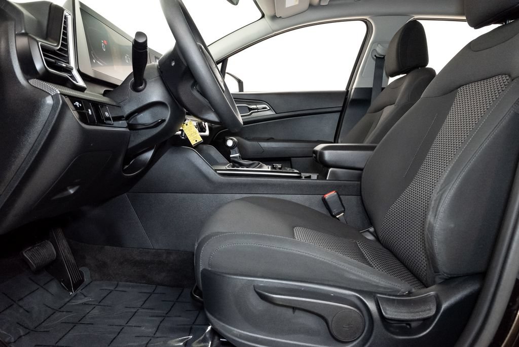 Certified 2024 Kia Sportage LX FWD image 11