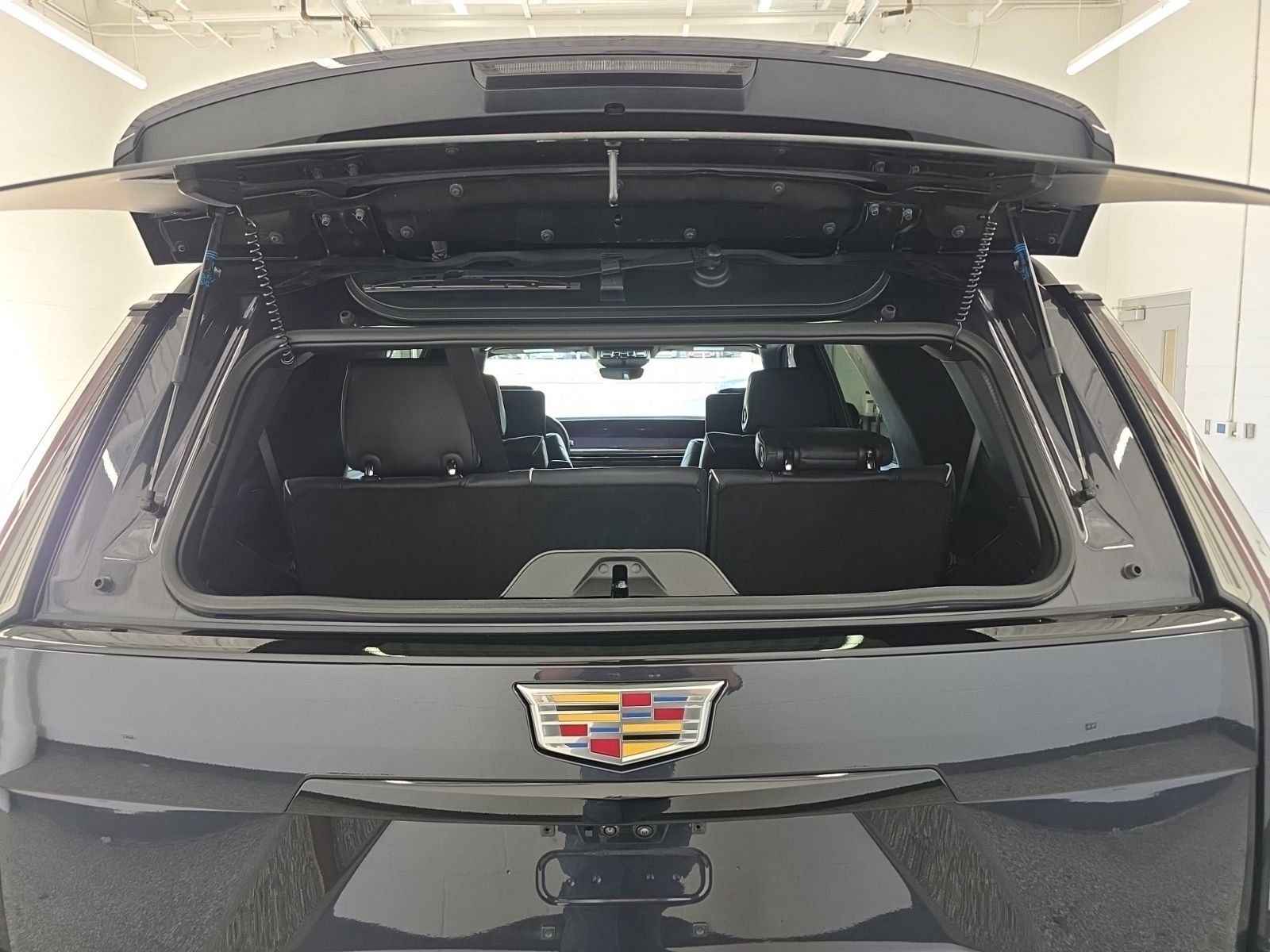 Used 2025 Cadillac Escalade Sport Platinum image 16