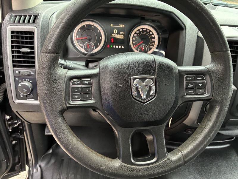 Used 2017 RAM 1500 Express RWD image 28